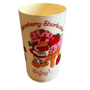 Vintage STRAWBERRY SHORTCAKE Plastic Drinking Cup Made in USA 1980s deka